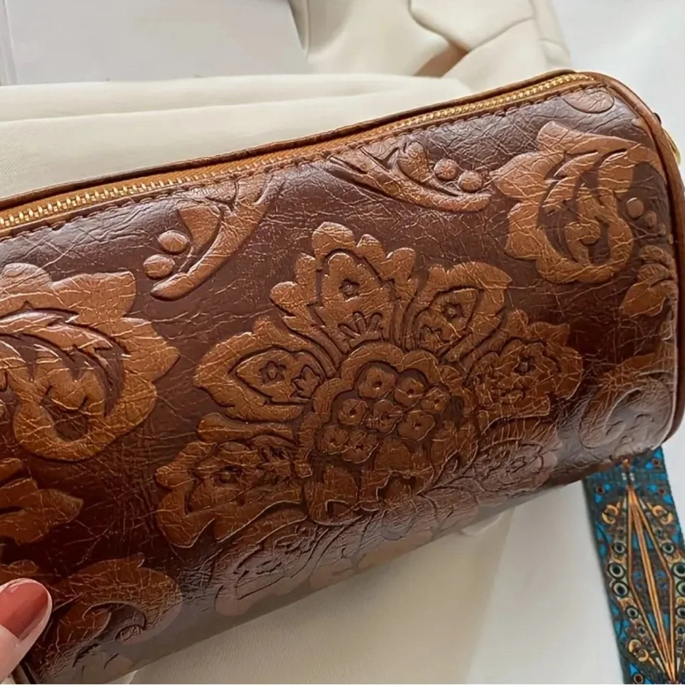 SALE Gorgeous purse - Picture 6 of 7